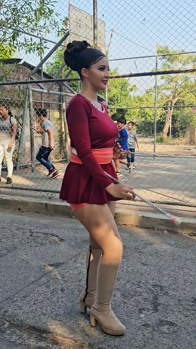 Alexandra Espinoza  TIBURONE Music Band