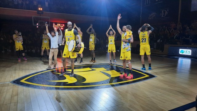 Le Stade Rochelais Basket est champion de la phase régulière de Pro B