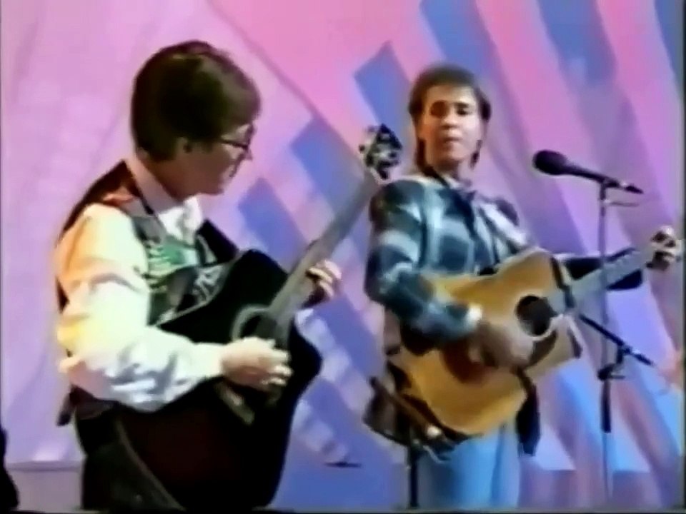 LIVING DOLL by Cliff Richard & Hank Marvin - live TV performance 1994-