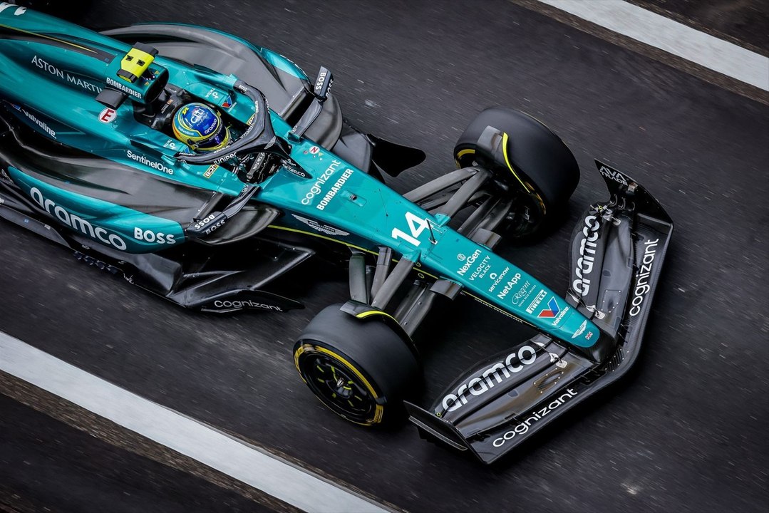 Alonso se posiciona tercero tras enfrentamiento con Sainz en la Fórmula 1