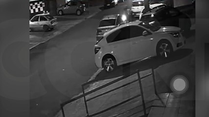 Vídeo revela motociclista suspeito chegando ao local do crime que matou Maylon Tavares da Cruz 🚨