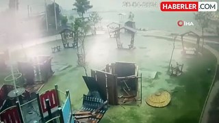 Marmaris'te şiddetli fırtına çatıyı uçurdu