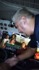 Pasajeros de un micro denuncian que chofer se puso a beber mientras trabajaba