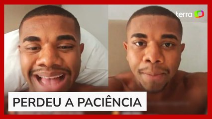 Davi se revolta com páginas de fofoca em live e questiona: 'É por que sou preto?'