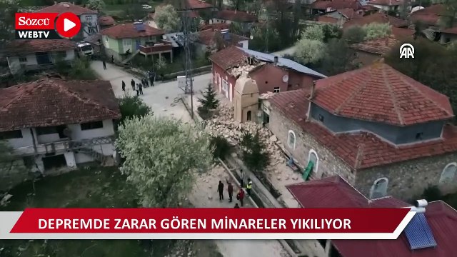 Depremde zarar gören minareler yıkılıyor