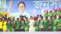 কাঠফাটা রোদ! কাকে সুবিধা দিতে এত গরমে ভোট?: Mamata Banerjee