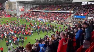 Dundee United pitch invasion