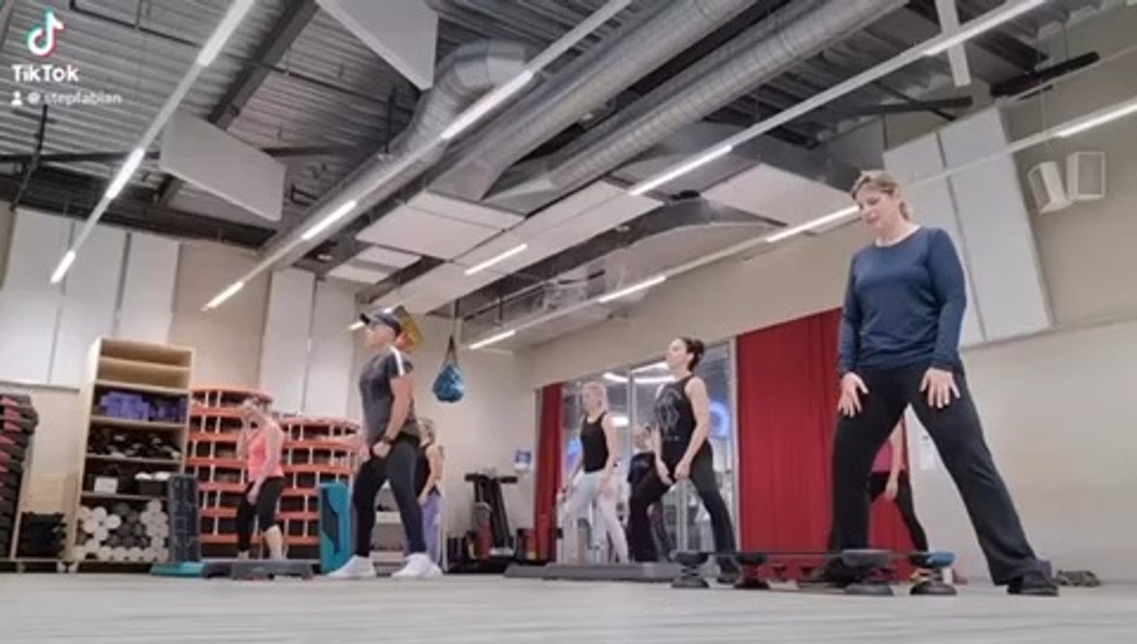 Step step step Fabian Kūhn