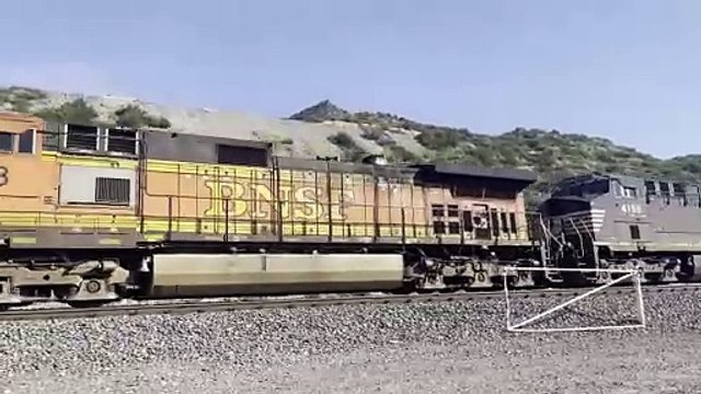 BNSF 7941 Westbound Intermodal Meets BNSF 3840 Another Westbound Manifest Train at Blue Cut CA