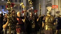 Natale di Roma, il gruppo storico romano rende omaggio alla citt? con la benedictio urbi