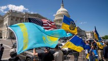 El Congreso de EE UU aprueba una ayuda a Ucrania, que provoca un enfrentamiento entre los republicanos