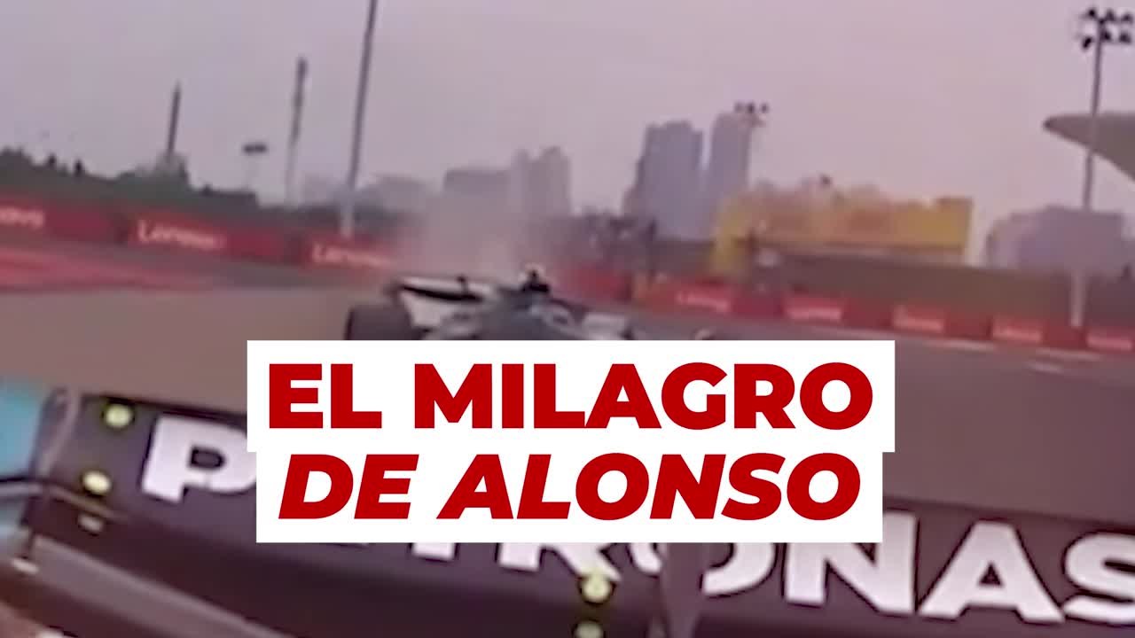 La salvada imposible de Alonso: evitó un choque con maestría para adelantar a Hamilton segundos después