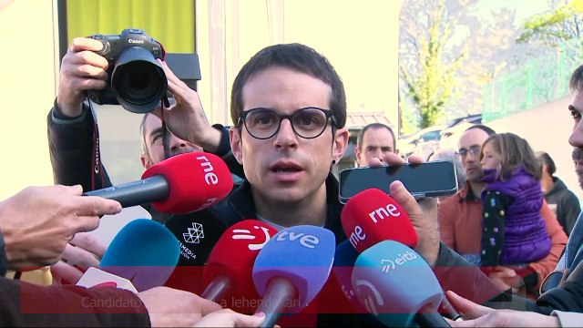 Los principales candidatos a lehendakari votan tras una apertura de urnas sin incidencias