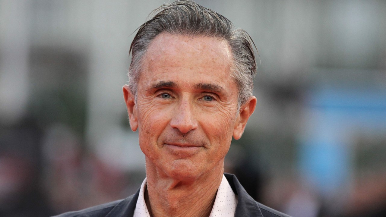 GALA VIDEO - Thierry Lhermitte en colocation avec Coluche pendant dix-huit mois : “Je venais de me séparer de Valérie Mairesse…”