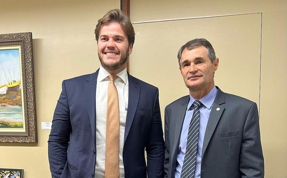 Efraim Filho garante apoio a Bruno se Romero “der um passo atrás” sendo candidato a prefeito de CG