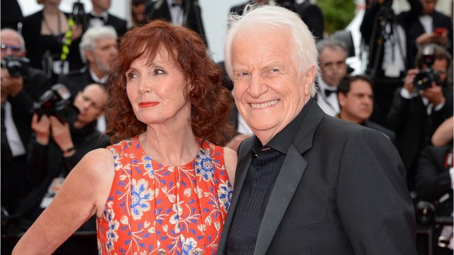 GALA VIDEO - André Dussollier et Sabine Azéma : un duo toujours aussi complice sur la promenade des Anglais
