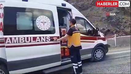 Bolu'da üniversite öğrencilerini taşıyan panelvan kaza yaptı: 3'ü ağır 15 yaralı