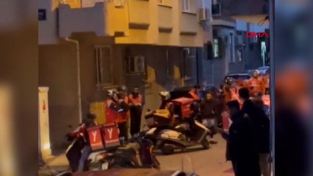 Ayrıldığı kız arkadaşının evine çok sayıda yemek siparişi verdi; o anlar kamerada