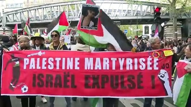 Des milliers de personnes défilent à Paris contre le racisme et l'islamophobie