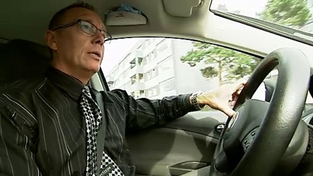 Danskere om flygtninge-indsamling: I får ikke en krone! |2015| DR