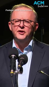 Bondi candlelight vigil for stabbing victims