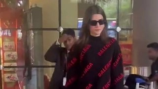 Kriti Sanon Spotted at Airport