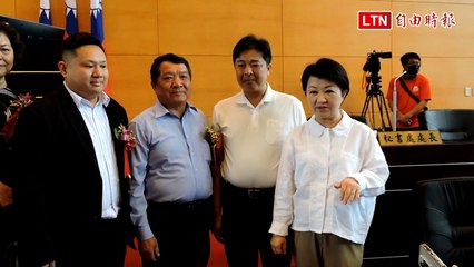 台中市議會首次兄弟同時就職！吳建德宣誓加入議會 🏛️