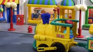Fisher-Price Little People - Discovering Animals (2001)