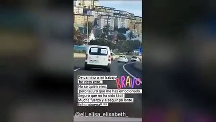 Carrinha emociona condutores. Lá dentro ia doente para último dia de quimio