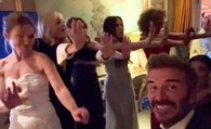 Victoria Beckham riunisce le Spice Girls per i suoi 50 anni. E David riprende tutto