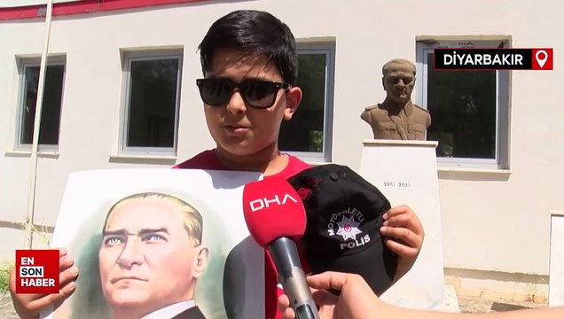 Diyarbakır'da Atatürk büstünü silen Poyraz’a, Atatürk posteri ve polis şapkası