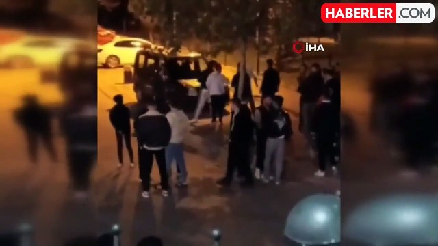Bursa'da gençlerin yumruk yumruğa kavga kamerada