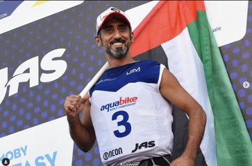 البطل الاماراتي راشد الملا في المركز الأول!