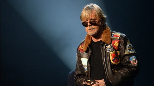 GALA VIDEO - Renaud attaqué, une célèbre animatrice monte au créneau : “Laissez-le chanter !”
