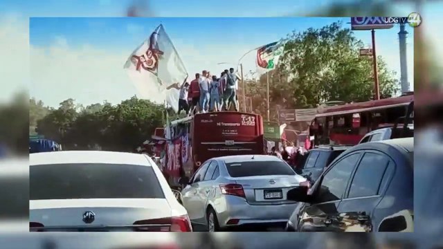 Casi 100 personas fueron detenidas tras un conato de violencia en el estadio Akron.