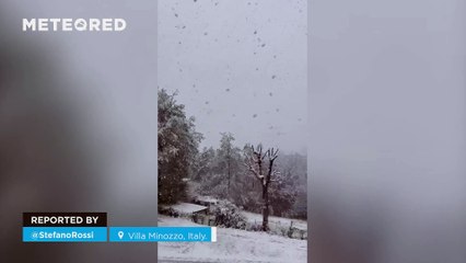 Heavy snowfall at low elevations in northern Italy