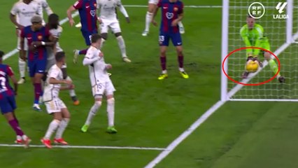 Los audios de los árbitros durante el gol fantasma: "¡No hay ninguna evidencia de que el balón haya entrado!"