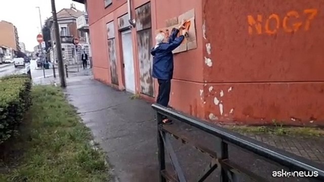 Azione di Ultima Generazione a Venaria Reale, vernice contro il G7