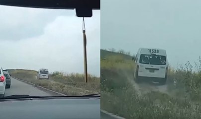 Graban taxi "4x4" evitando el tráfico en Santa Fe