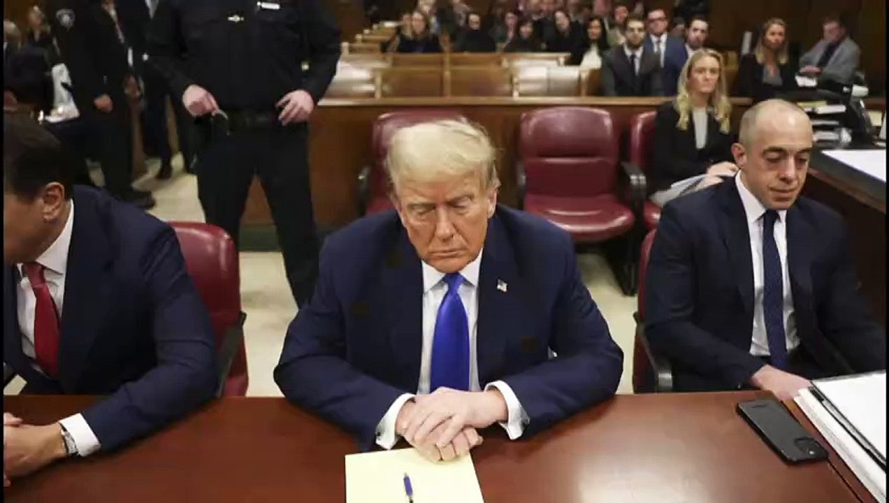 Historischer Prozess: Anklage wirft Trump "Wahlbetrug" vor