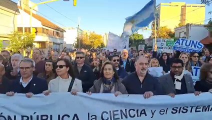 Marcha universitaria: miles de bahienses se movilizan por Avenida Alem