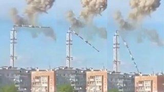 Ataque russo derruba torre de TV de Kharkiv