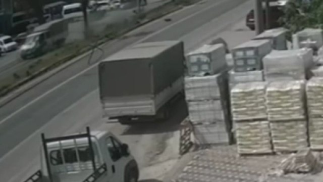 İzmir'deki trafik kazasında motosikletteki karı koca hayatını kaybetti