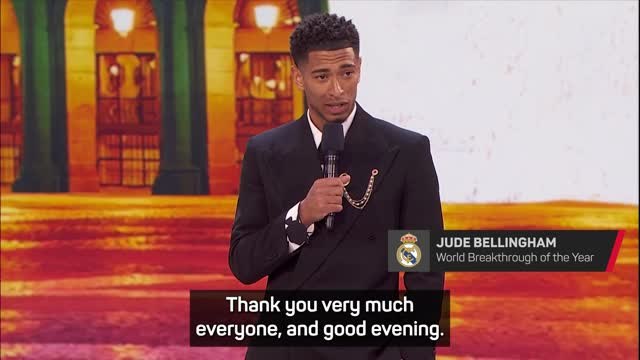 Alcaraz forgets to give Bellingham his Laureus trophy