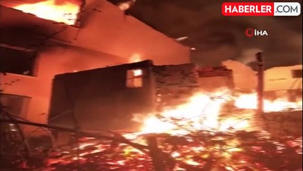 Kastamonu'da çıkan yangında 2 ev kullanılamaz hale geldi