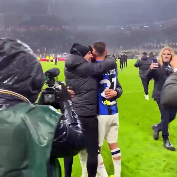 Hakan Çalhanoğlu, ağlaya ağlaya bir ilki yaşadı