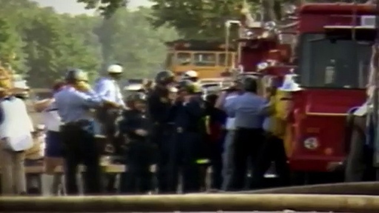 Let the Fire Burn Bande-annonce (EN)