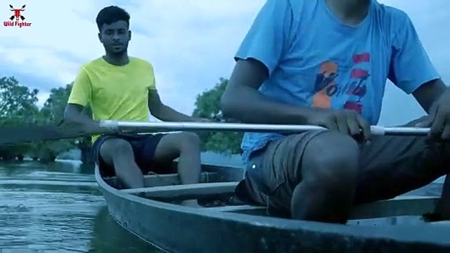 Dangerous Shark Attack on Fishing Boat _ fun made great white shark attack video at sea part 7(720P_HD)