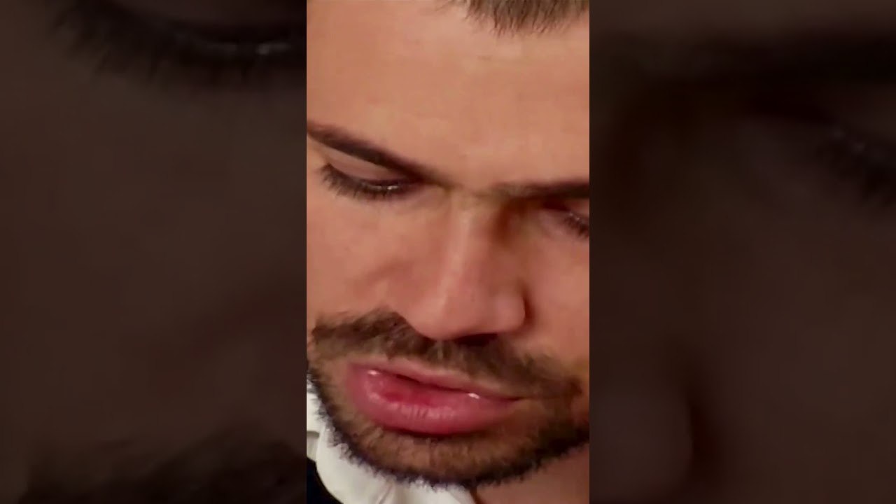 Ferit'e Aşık Olan Songül, Emir'e Seni Seviyorum Diyor | Alacakaranlık #shorts