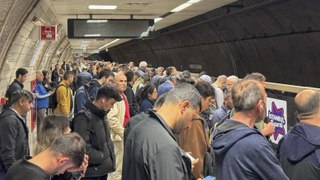M5 Üsküdar-Samandıra metrosundaki arıza 24 saatten uzun süredir giderilemedi